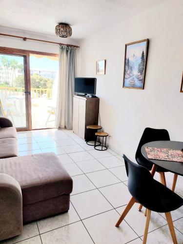 Los Geranios Apartment with Amazing Sea View Air Conditioned