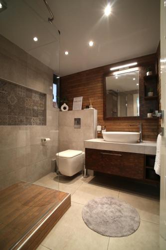 ANTONIS HOUSE
