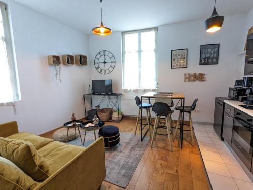 Dapur atau dapur kecil di Appartement Place de la Cath' avec Parking