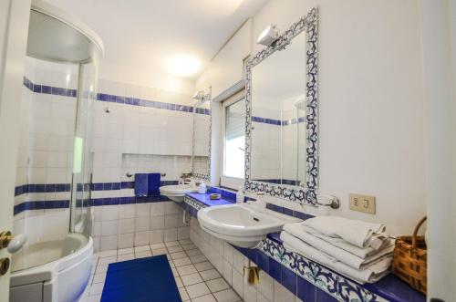 Ένα μπάνιο στο AMORE RENTALS - Villa Terri