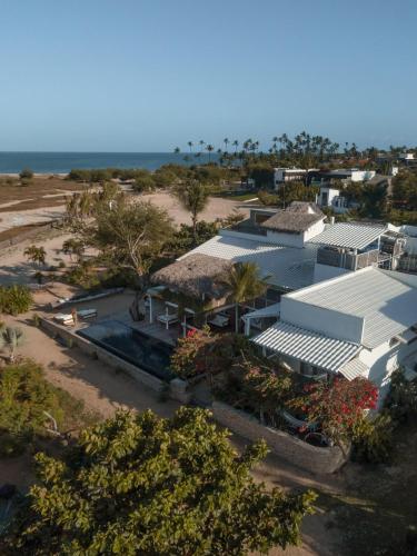 an overhead view of a building near the ocean at Villa Praia - La Villa Group in Jericoacoara