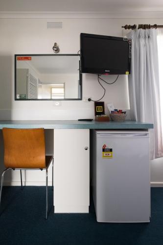 Η κουζίνα ή μικρή κουζίνα στο Central Motel Port Fairy