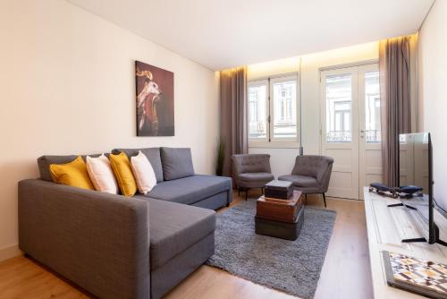 Host Wise - Colorful Bright Flat with Balcony
