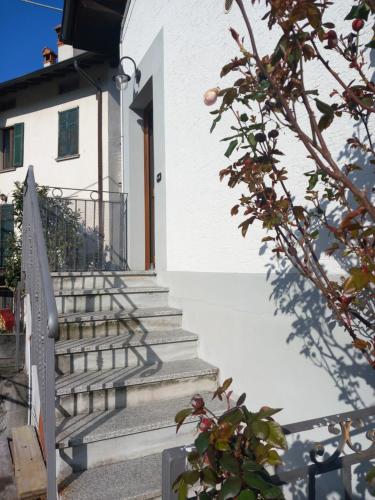 a set of stairs in front of a house at Piccola Luna in Menaggio