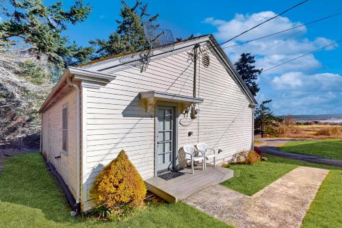 Gallery image of Cottage 9 - The Eagle's Nest in Coupeville