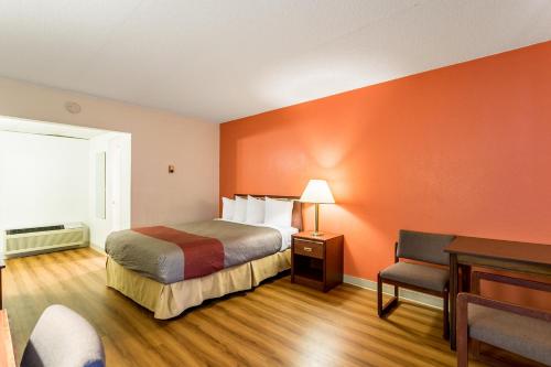 Ένα ή περισσότερα κρεβάτια σε δωμάτιο στο Motel 6-Butte, MT - Historic City Center