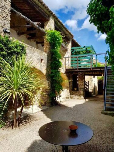 Photo de la galerie de l'établissement Domaine de l'Arbre d'Or en Provence- 25 people, à Saint-Michel-d'Euzet