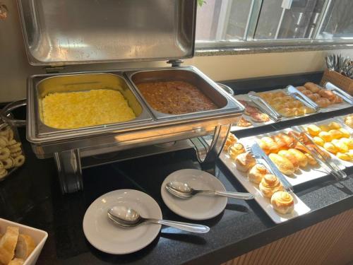 Makanan di atau berdekatan hotel