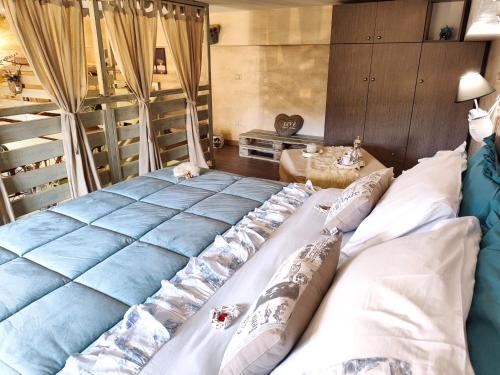 Ένα ή περισσότερα κρεβάτια σε δωμάτιο στο Home Shabby