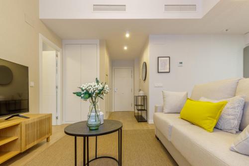 Malagueta Miramar with Shared Pool by Caleta Homes