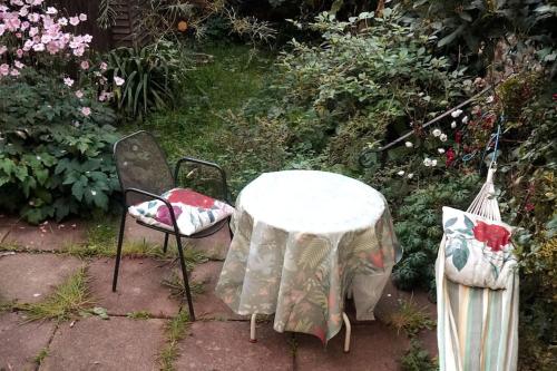 Cosy 1 bedroom with garden 2 min from seafront photo 19