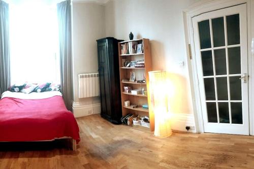 Cosy 1 bedroom with garden 2 min from seafront photo 7