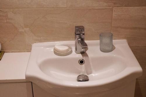 Cosy 1 bedroom with garden 2 min from seafront photo 24