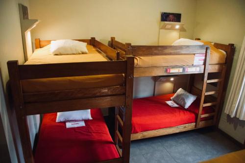 Ein Bett oder Betten in einem Zimmer der Unterkunft Pariwana Hostel Lima