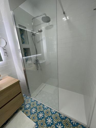Ένα μπάνιο στο EPIS - large luxury apartment with sea view