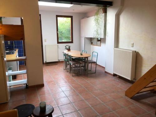 Gambar di galeri bagi Cozy & Comfy House in Forest! di Brussels