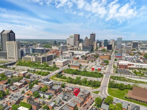 an aerial view of a city with a red stop sign at Housepitality - The Marienplatz - Free Parking in Columbus