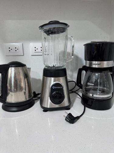 Kemudahan buat kopi dan teh di HC San Isidro Apartment