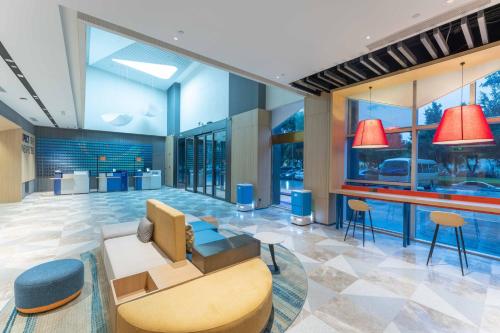 Bazén v ubytování Holiday Inn Express Xiamen Jimei New Town by IHG nebo v jeho okolí