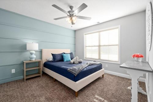 Postel nebo postele na pokoji v ubytování Peachers Place Townhomes (1000 Henry Place Blvd, #908) Close to Ft. Campbell