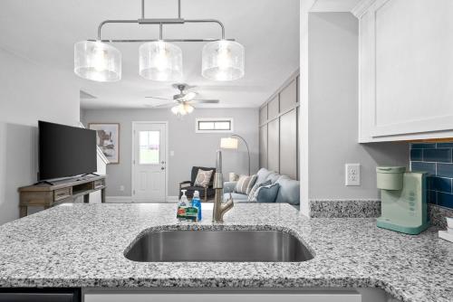 Η κουζίνα ή μικρή κουζίνα στο Peachers Place Townhomes (1000 Henry Place Blvd, #801) Close to Ft. Campbell