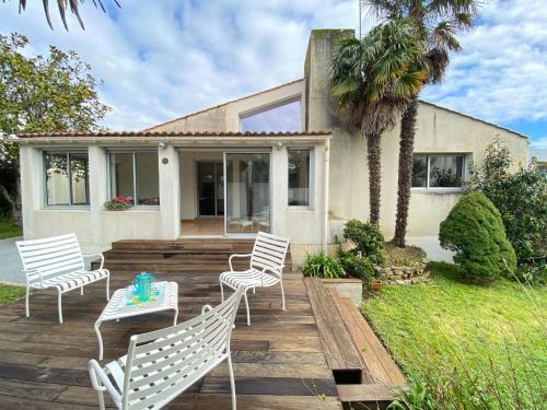 Holiday Home in Vendee near Sandy Beaches