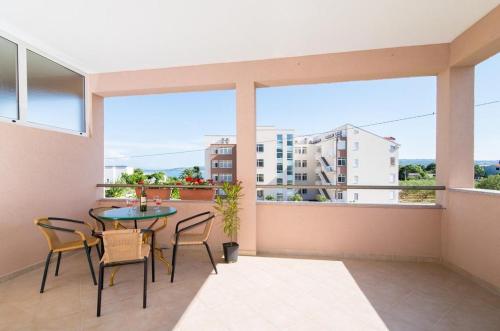 Apartments with parking space Kastel Stafilic, Kastela - 22665
