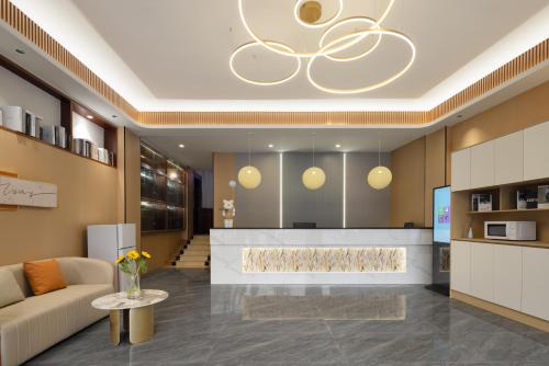 The lobby or reception area at Anlan Hotel Shangrao Wuyuan Cultural Plaza