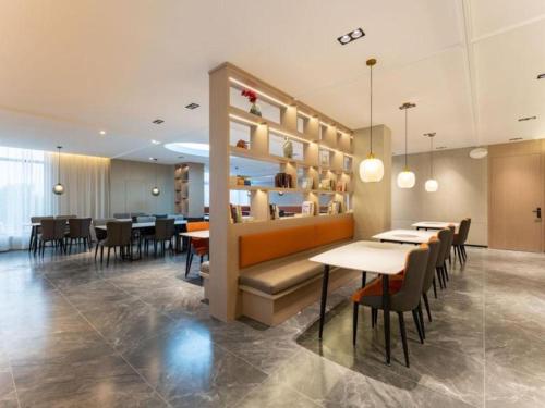 Restorāns vai citas vietas, kur ieturēt maltīti, naktsmītnē GreenTree Inn Jinan West Station Exhibition Center