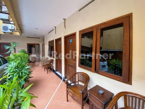 Imagen de la galería de Istana Griya 2 Hotel Solo RedPartner, en Solo