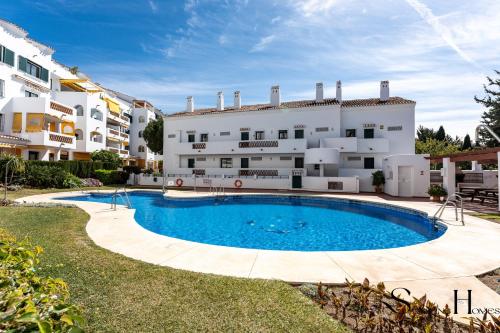 Poolside 2 Bedroom Retreat