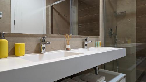 SUNSET WAVES luxury apartment photo 17