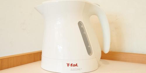 a white tea kettle sitting on a counter at Rakuten STAY HOUSE Kujukuri Ichinomiya in Ichigaya