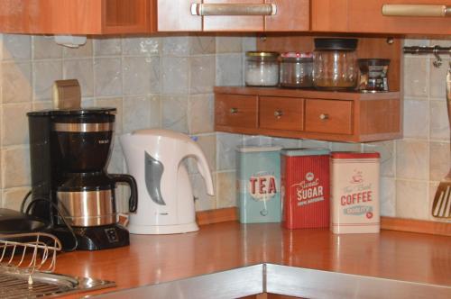 Kemudahan buat kopi dan teh di Villa Luxury Paradise Kastoria