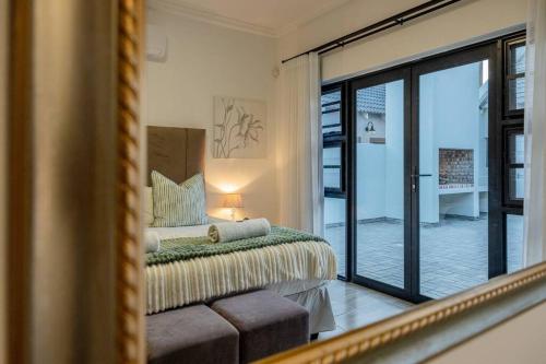 Voodi või voodid majutusasutuse Equatorial Boutique SelfCatering toas