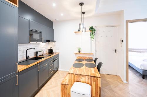 Meynadier Premium 2BR Refurb 2023 Olam Properties