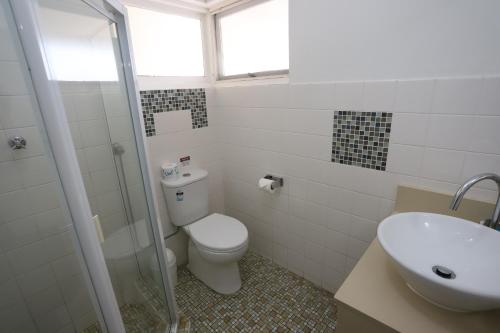 Ένα μπάνιο στο Sleepy Hill Motor Inn