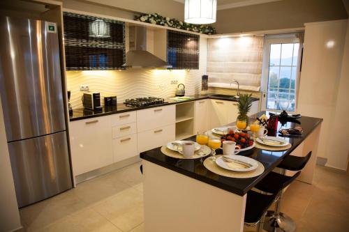 Gallery image of Gerasimos Dream House - 7 Minutes from the Airport in Lakithra