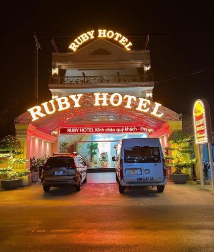 Imagen de la galería de Ruby Hotel - 2 Mins Walk to NovaWorld Phan Thiet, en Phan Thiet