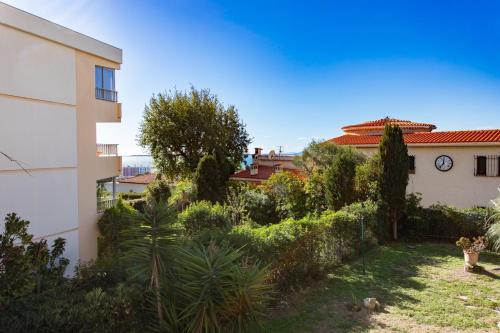 A3 Staywizus -2 BDR Sea View 10 min Beach - Parking, Pool & Terrace