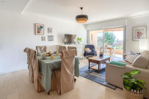 A3 - 2 BDR Sea View 10 min Beach - Parking, Pool & Terrace