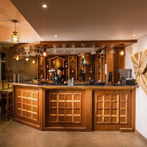 El lounge o bar de Vagator Downtown By VDP