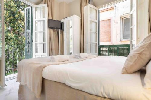 Central & authentic apartment with balcony by REMS