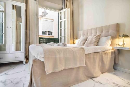 Central & authentic apartment with balcony by REMS