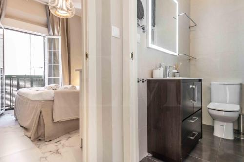 Central & authentic apartment with balcony by REMS