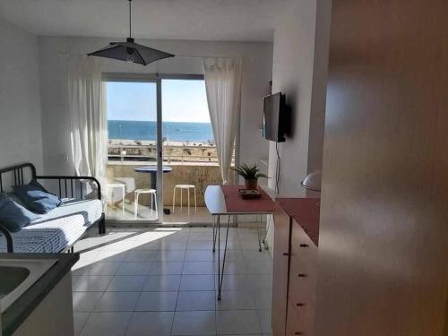 Miami 402-Estudio situado en primera linea de mar