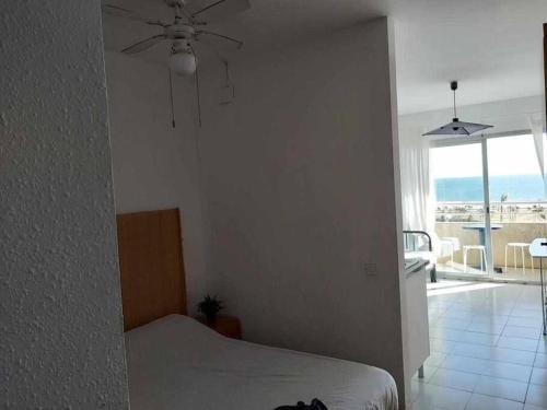 Miami 402-Estudio situado en primera linea de mar