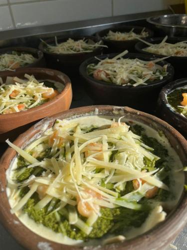 Makanan di atau berdekatan hotel