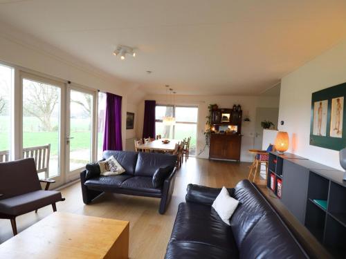 Gallery image of Farmhouse in Friesland near Frisian Waters in De Wilgen