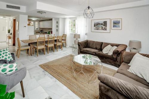Peaceful Townhouse in Costabella